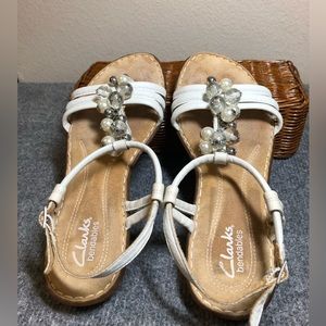 Clarks Bendables sandals size 6